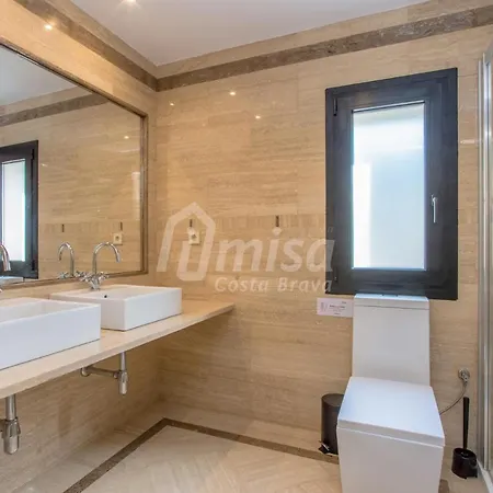 Oasis House Calonge (Catalonia)