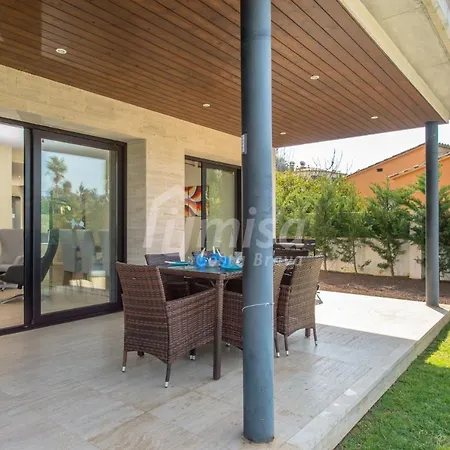 Oasis House