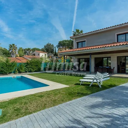 Oasis House Villa *
