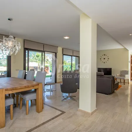 Oasis House Villa