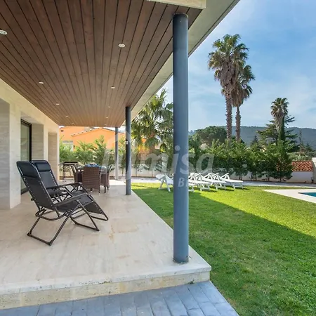 Oasis House *