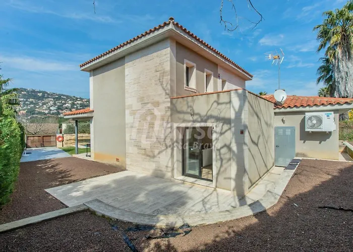 Oasis House *